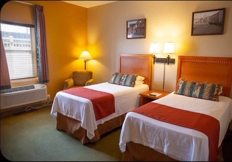 Price Hall β hotel-style rooms